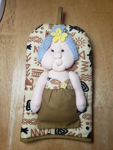 Vintage Island Granny Old Woman 12" Potholder Kitchen Decor Wall Hanging - Picture 1 of 7