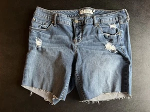 Torrid Cutoff Jeans Kurzgröße 12 Medium Wash Distressed Mid Rise Denim Stretch - Bild 1 von 7