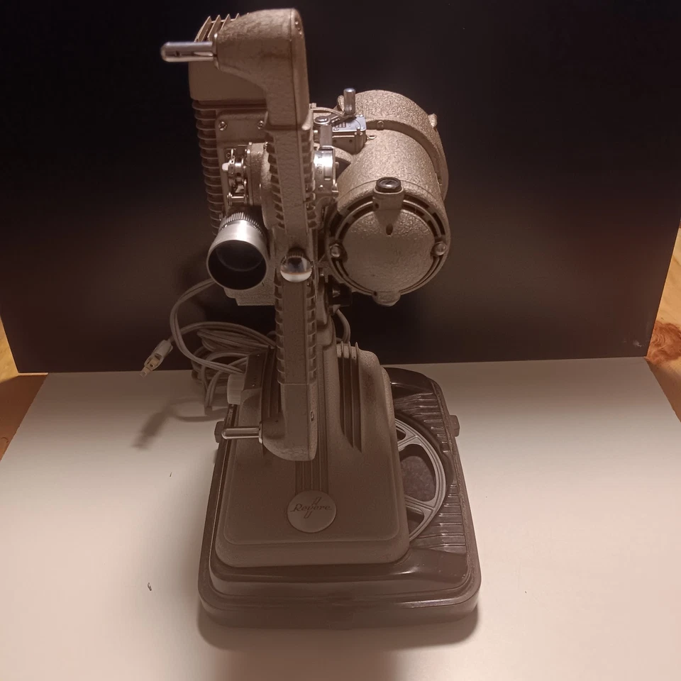 Кинопроектор Revere Model P-90 - Изображение 1 из 4