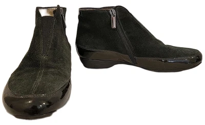 RARE! Vintage Taryn Rose Low Black Suede Flat Booties Ankle Boots Size 36 - Image 1 of 4