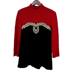 Suéter Pequeño Colección St John Marie Gris Rojo Negro Tejido Logo Cresta L/S De Colección - Imagen 1 de 9