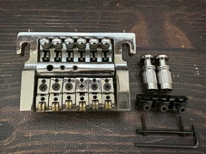Kahler 2200 Typ Tremolo Brücke chrom ohne Logo mit Sicherungsmutter Stehbolzen - Bild 1 von 9