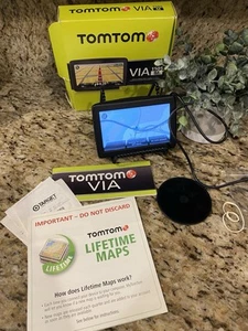 TomTom VIA 1505M 5-Inch Portable GPS Navigator Lifetime Maps - Picture 1 of 10