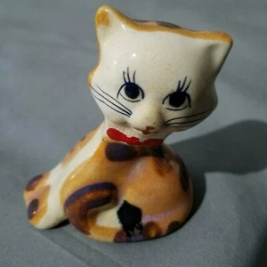 Vintage Cat Kitten with Bowtie Ceramic Pottery Figurine - Bild 1 von 6