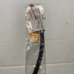 TOYOTA NEW RH RIGHT SIDE OEM REAR WINDOW Reveal Molding 75573-0R030 - Picture 1 of 2