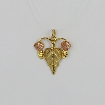 Collar colgante Landstrom de oro negro de 10 k para mujer Foto 1 de 3