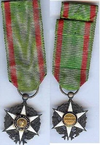 Medaille reduziert - Landwirtschaftliche Verdienste d=18mm Emaille guter Zustand - Bild 1 von 1