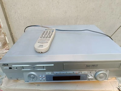 Videoregistratore JVC HR-DVS2 miniDV/S-VHS ET  + Telecomando - Immagine 1 di 4