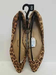 Time And True Memory Foam Women's Leopard Pattern Shoes New size 8 Flats - Picture 1 of 4