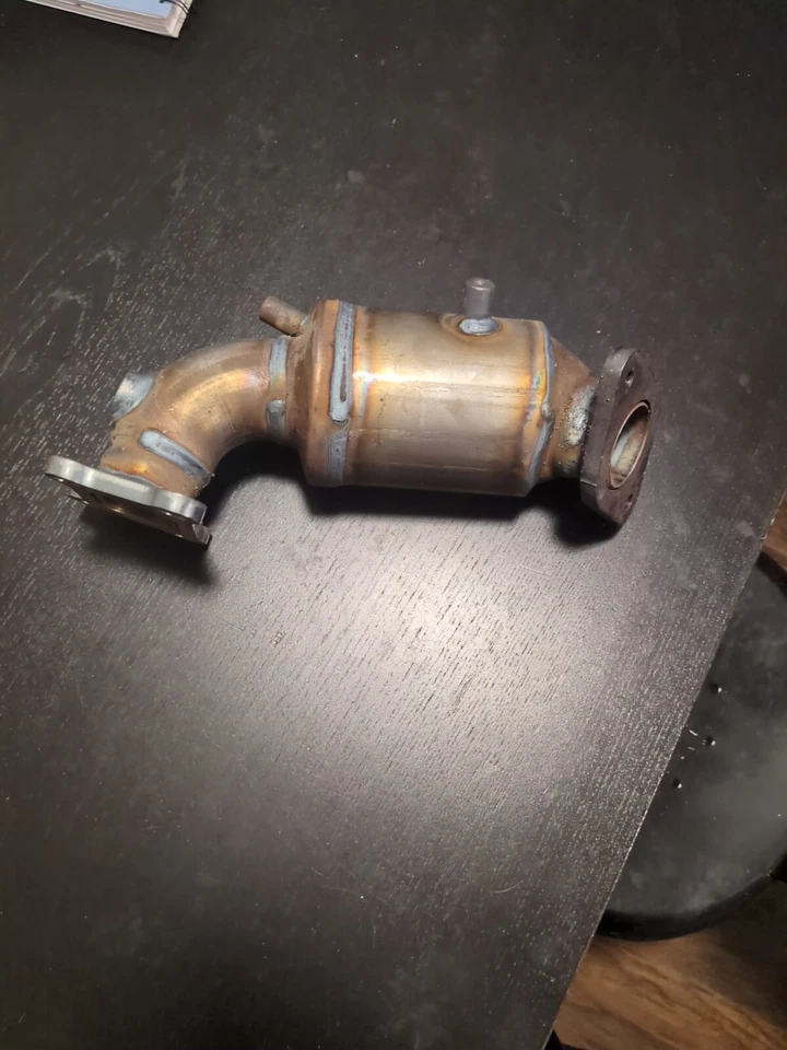 2020 Cadillac, Catalytic Converter Passenger Side, Never Used In Box - Image 1 of 1