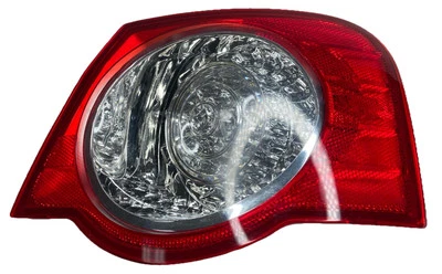 Поцарапанный задний фонарь для Volkswagen Passat 2006 2007 2008 2009 2010 годов выпуска - Изображение 1 из 4