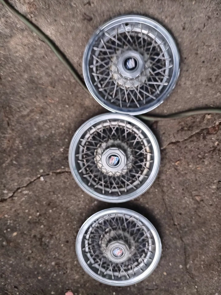 1980-1987 Buick Wire Hubcaps, Regal, Century, Skylark, 14 Inch. 1 For 75 Or 3... Foto 1 de 1