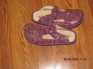 Womens AlegriaPG Lite Leather Clogs Purple/ Magenta Slides Size 8.5,  39------LN
