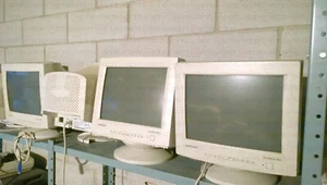 Lotto 4x Monitor Display CRT 4:3 15" VGA Samsung SyncMaster 550S 1024x768 - Foto 1 di 1
