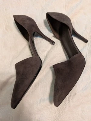 Salto alto Vince Umber marrom camurça D'orsay novo na caixa 8,5 - Imagem 1 de 4