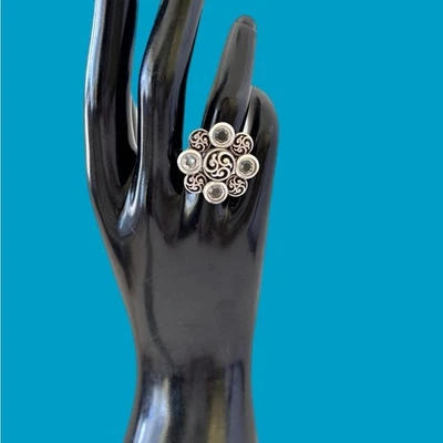 Anillo de plata con flor de cristal Brighton talla 7 Foto 1 de 4