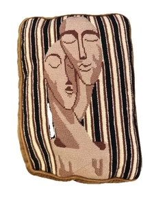 Vintage Nadelspitze bestickt 2 Figuren abstrakt Picasso / wie Kissen - Bild 1 von 7