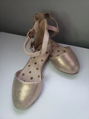 Nerteo 女孩 学步儿童 尺寸 7 玫瑰金 粉红色 尖头 闪亮 踝带 平底鞋 — 第 1/4 张图片