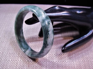 Beautiful 275ct Jade Bangle Bracelet F81 - Picture 1 of 2