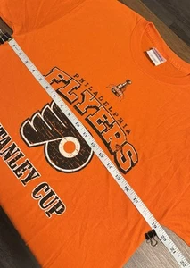 Philadelphia Flyers 2010 Stanley Cup T Shirt—Distressed Logo—Hanes Men’s Medium - Picture 1 of 9