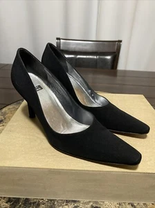 Stuart Weitzman Pumps Womens Sz 6N Black Pointed Toe Medium Classic Heel - Picture 1 of 24