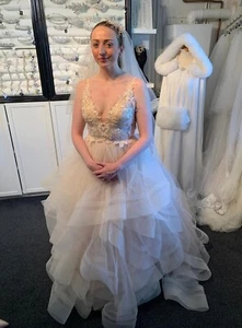 Blush Pink Wedding Gown, size UK 8, with matching veil, new, tried on once - Picture 1 of 10