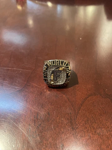 FLORIDA MARLINS 1997 WORLD SERIES CHAMPIONSHIP RING Cover