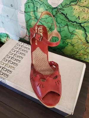 Sandálias anabela de couro vintage dos anos 70 Fanfares novas na caixa 8,5M - Imagem 1 de 2