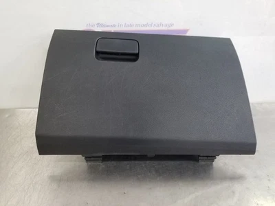 22 2022 GUANTERA MITSUBISHI OUTLANDER NEGRA  Foto 1 de 4