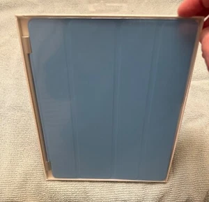 Apple iPad 2 Smart Cover, Blue, Flip, Official, Stand, Case, Magnetic, MC942LL/A - Picture 1 of 5
