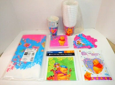 Mantel de cumpleaños Winnie Pooh, servilletas, tazas, globo, bolsas de regalo, pancarta Foto 1 de 4