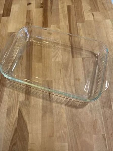 Pyrex Model 233-S Clear Ribbed 3 QT Three Quart Ribbed Casserole Pan - Picture 1 of 6