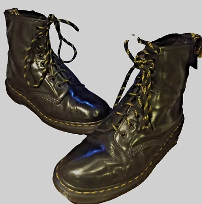 Vintage Dr Martens 1460 black smooth leather boots UK 6.5 EU 40 Made in England - Image 1 of 4