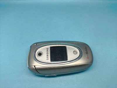 Samsung SGH E330 Unlocked Mobile Flip Phone - Image 1 of 4