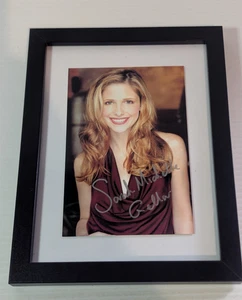 Sarah Michelle Gellar Signed Autograph Photo With COA  Buffy The Vampire Slayer - Picture 1 of 4