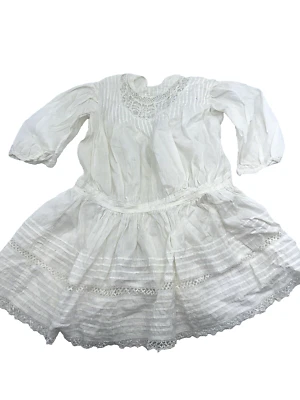Antiguo Vestido Eduardiano Niño Pequeño Blanco Césped Algodón Encaje Pintucks Dulce Foto 1 de 4