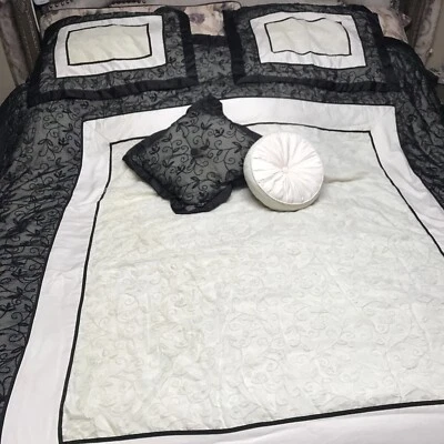 Edredom completo vintage preto e creme 5 peças sem saia de cama usado - Imagem 1 de 4