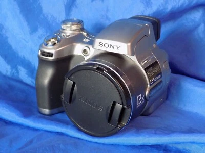 SONY DSC-H1 5.1 Mega Pixel 12x Optical Zoom Digital Camera for Parts or Repair - Image 1 of 4