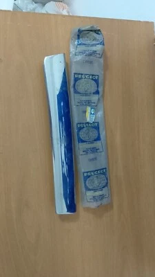 Parachoques inferior hoja peugeot 403 404 original 7412.10 Foto 1 de 4