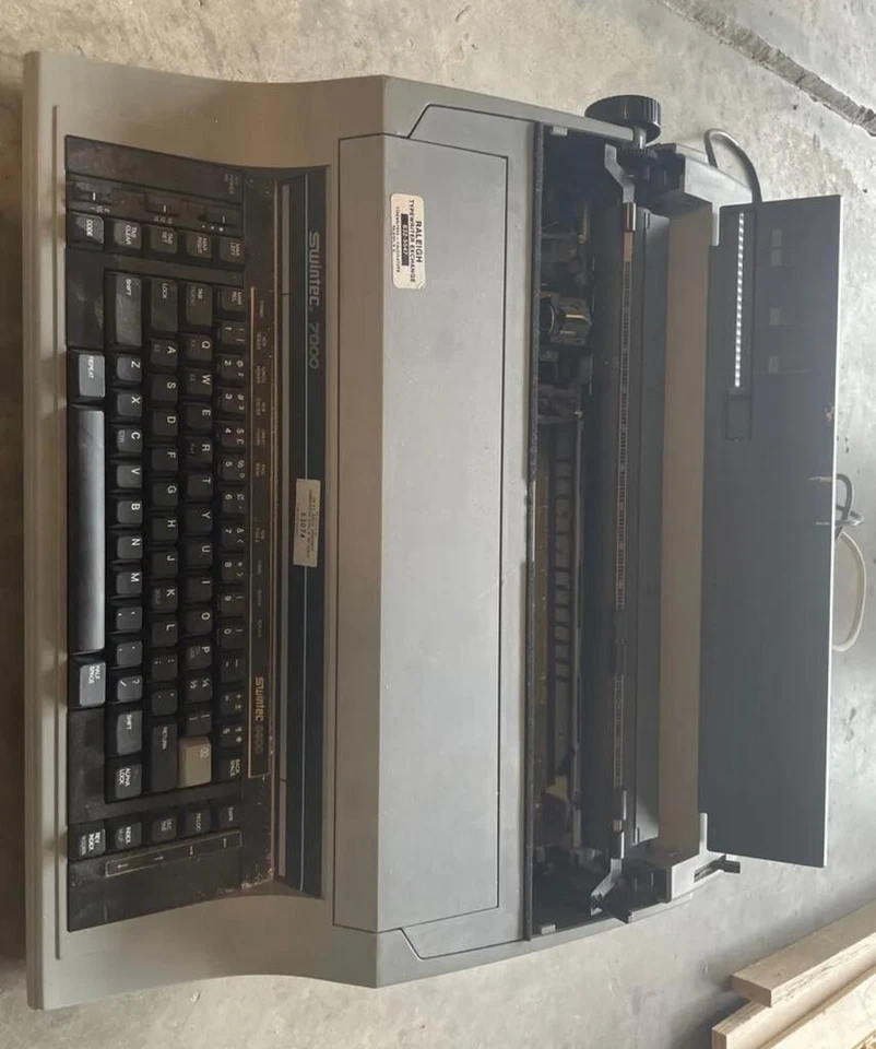 Swintec 7000 Heavy Duty Electronic Typewriter. - Image 1 of 4