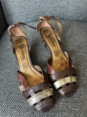 Braun/goldene Sandalen von Venturini Gr. 37 - Bild 1 von 4