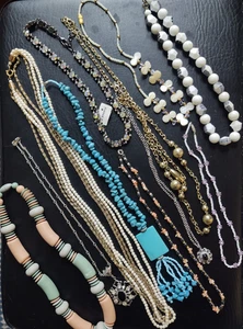 Vintage 11 Piece Necklace Lot Various Styles Shell Coral Stone - Picture 1 of 12