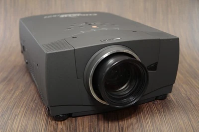 Christie LW25 1366x768 WXGA+ LCD projector - Works perfect - New genuine lamp - Image 1 of 4