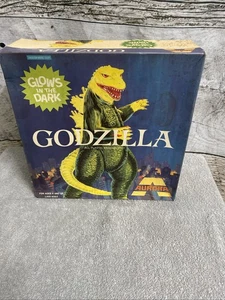 Vintage 1972 Aurora Glow in The Dark Godzilla Model Kit With Box - Bild 1 von 14