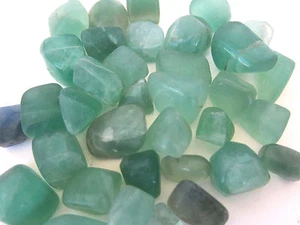 Three Green Fluorite Tumbled Stones 15-20mm Healing Crystals Vertigo Third Eye  - Picture 1 of 2