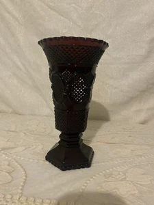 Vintage Avon FLOWER VASE 1876 Cape Cod Collection Ruby Red Glass - Picture 1 of 3