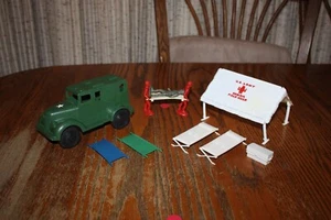MPC Army Medical Tent, Cots, Foot Locker, Soldiers & Andy Gard Ambulance - Marx - Picture 1 of 8