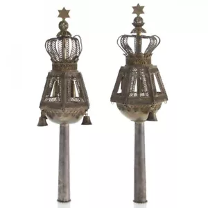 Par de finales de la Torá de filigrana de plata del norte de África alrededor de 1900 judaica - Imagen 1 de 3