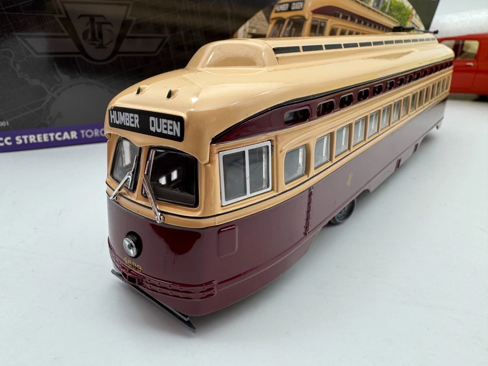 Corgi 1/50 PCC Toronto Transit Humber Queen Bus （Special Off） - Image 1 of 4