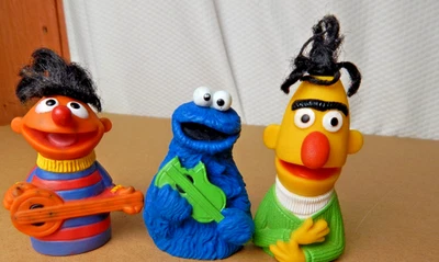 Lote De 3 Marionetas De Dedo Calle Sésamo De Colección Big Bird Bert Ernie Foto 1 de 2